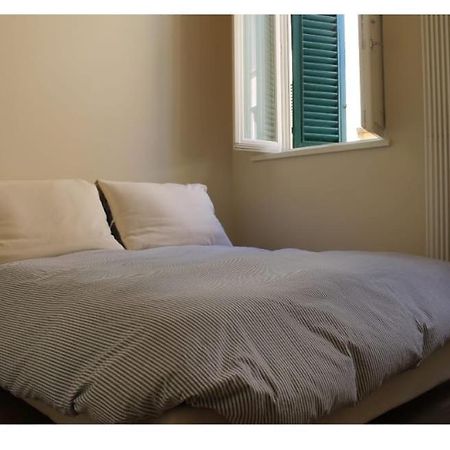 Appartamento Moderno In Centro Storico Лука Екстериор снимка
