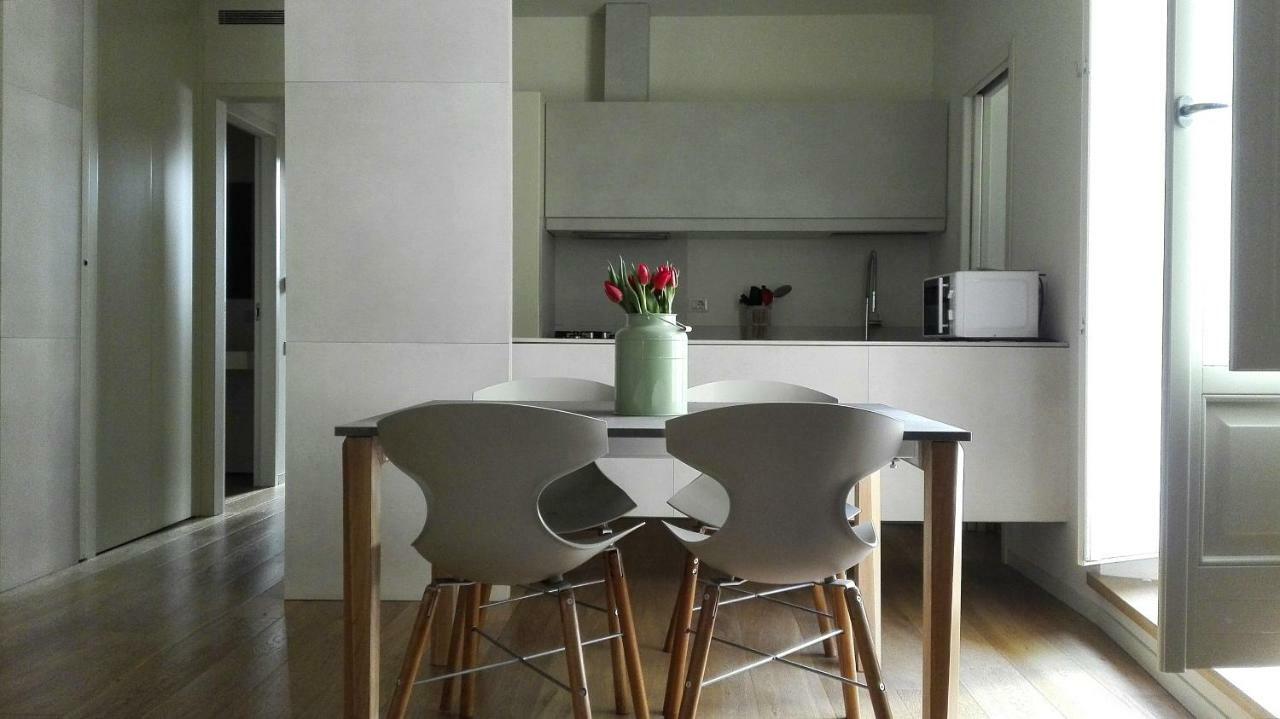 Appartamento Moderno In Centro Storico Лука Екстериор снимка